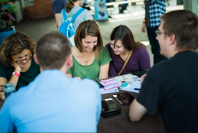 Community members beta test a Gigabit Fund project at Chattanooga’s first Mini Maker Faire. (Photo by Jason Oswald)