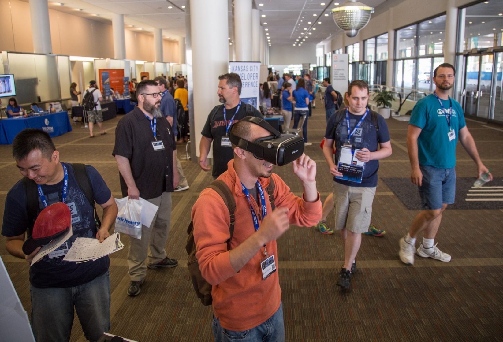 A KCDC attendee straps on a virtual reality headset.