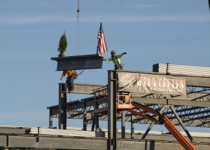 Topping Out Beam Photo – iron workers (1)