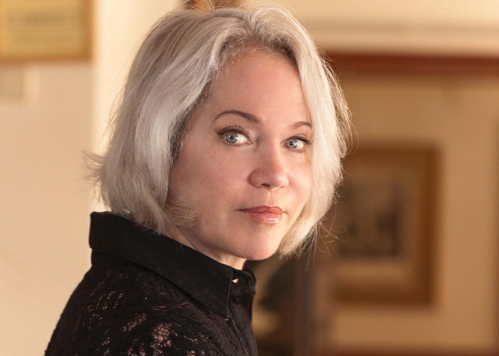 Dr. Karen Stephenson 