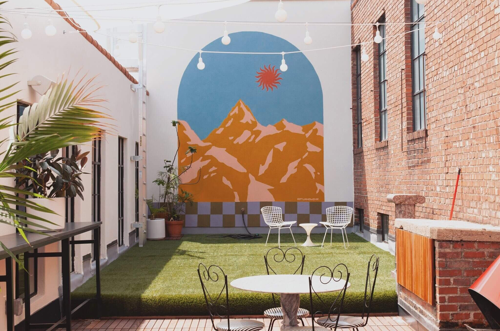 No Vacancy; photo by Impressive Spaces