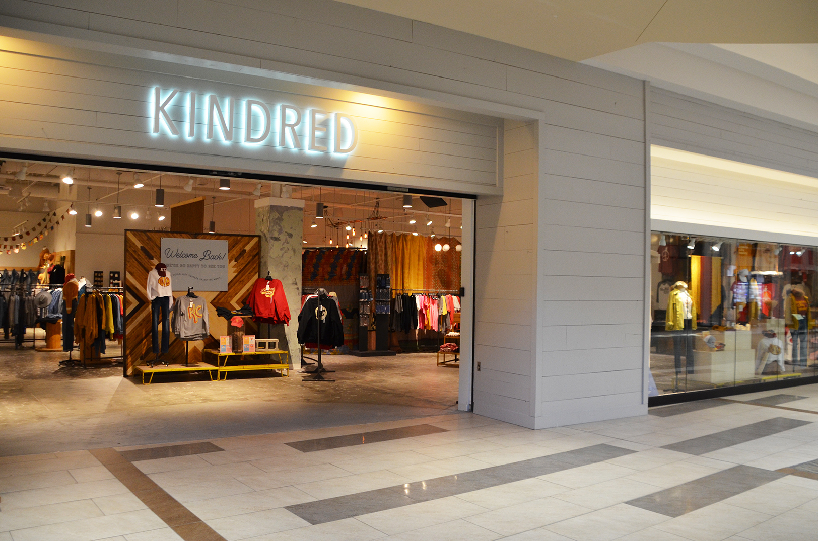 Kindred 01 Kindred Shops, Oak Park Mall