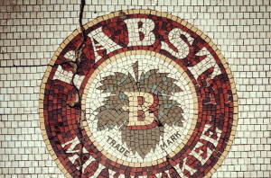 Pabst entry logo at 9th & State