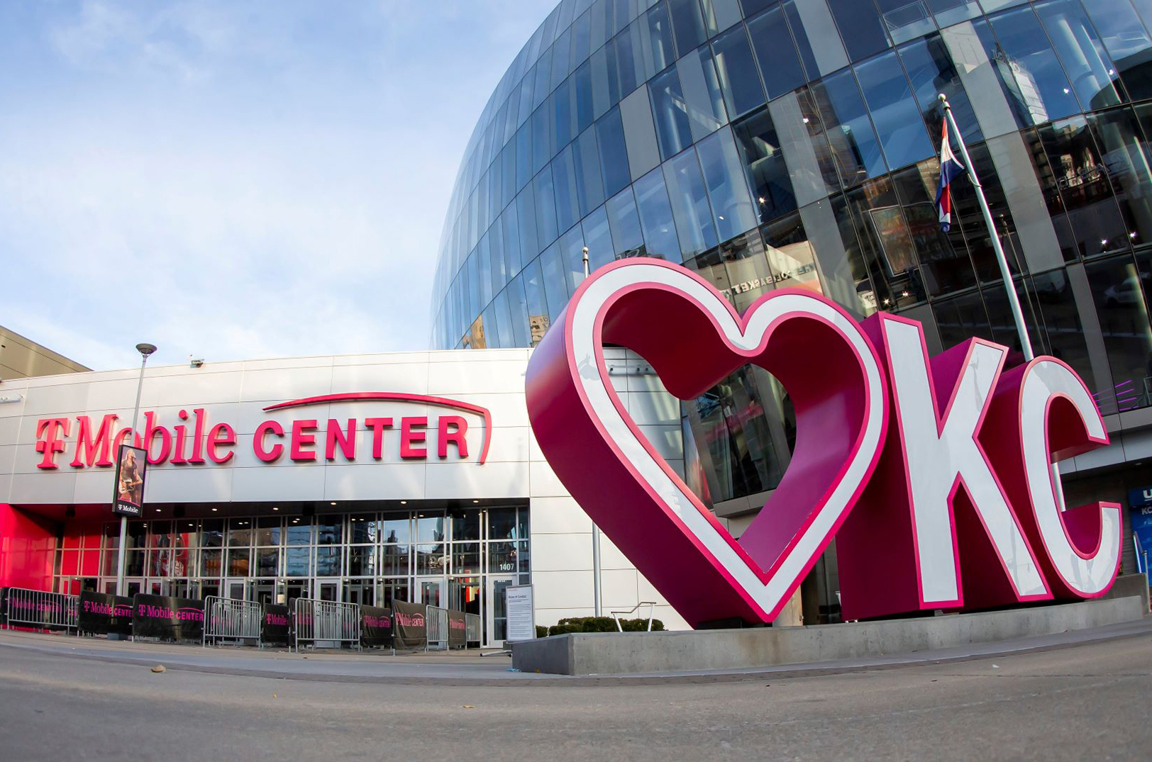 Exterior view of T-Mobile Center prior to the Hall of Fame Classic game between the Cincinnati Bearcats and the Illinois Fighting Illini on Nov. 22, 2021 at the T-Mobile Center in Kansas City. (Photo by Nick Tre, Smith/Icon Sportswire via AP Images)