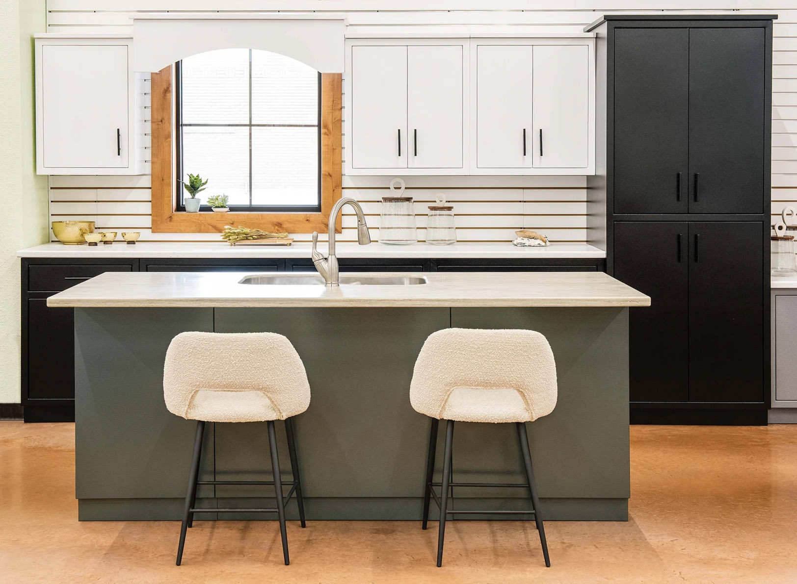 Matchless Cabinet 06