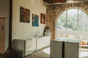 2000 Vine interior 02