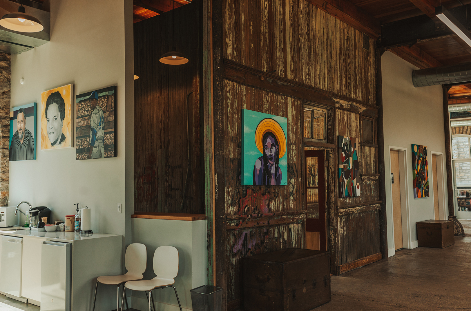 2000 Vine interior 04