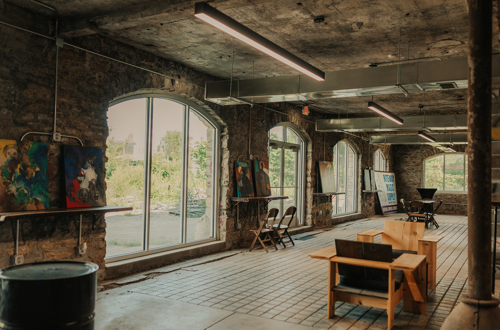 2000 Vine interior 10