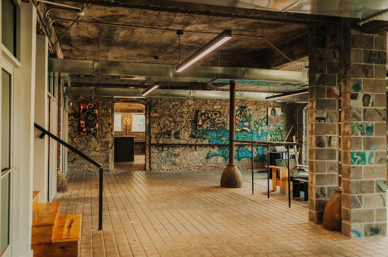 2000 Vine interior 11