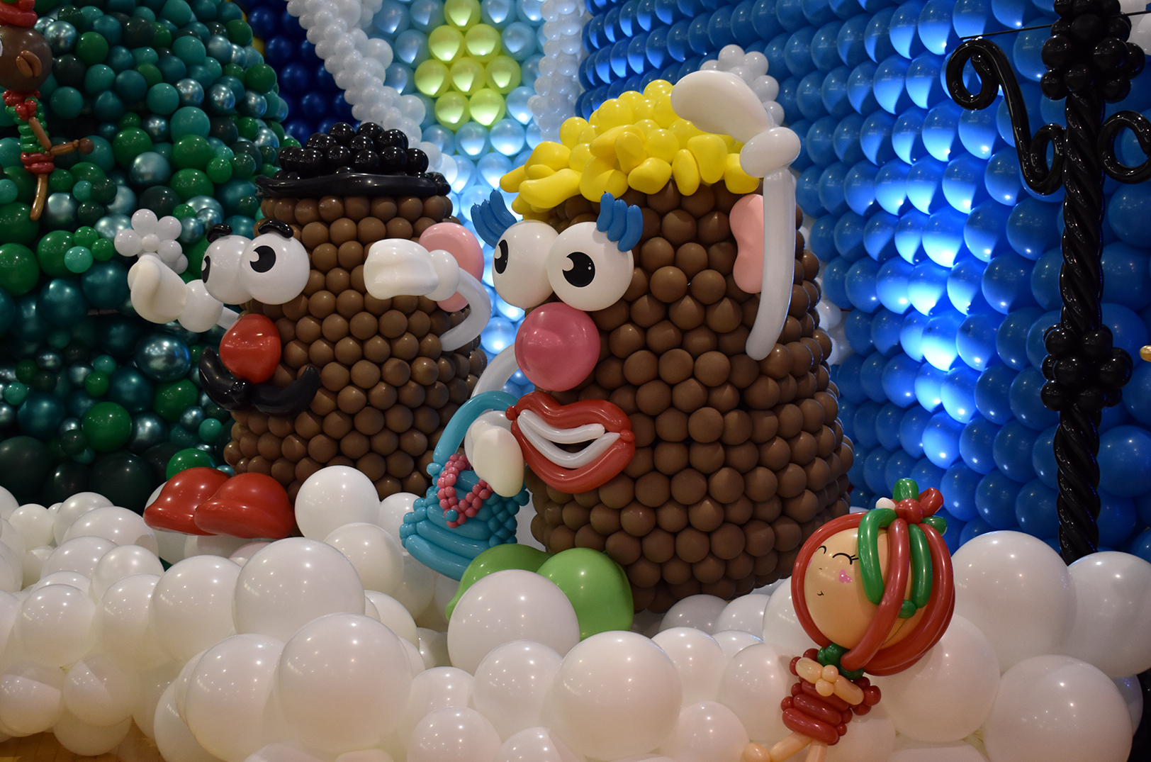 Big Balloon Build 07