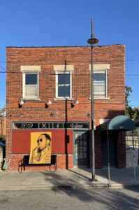 Ruthelle’s exterior 01