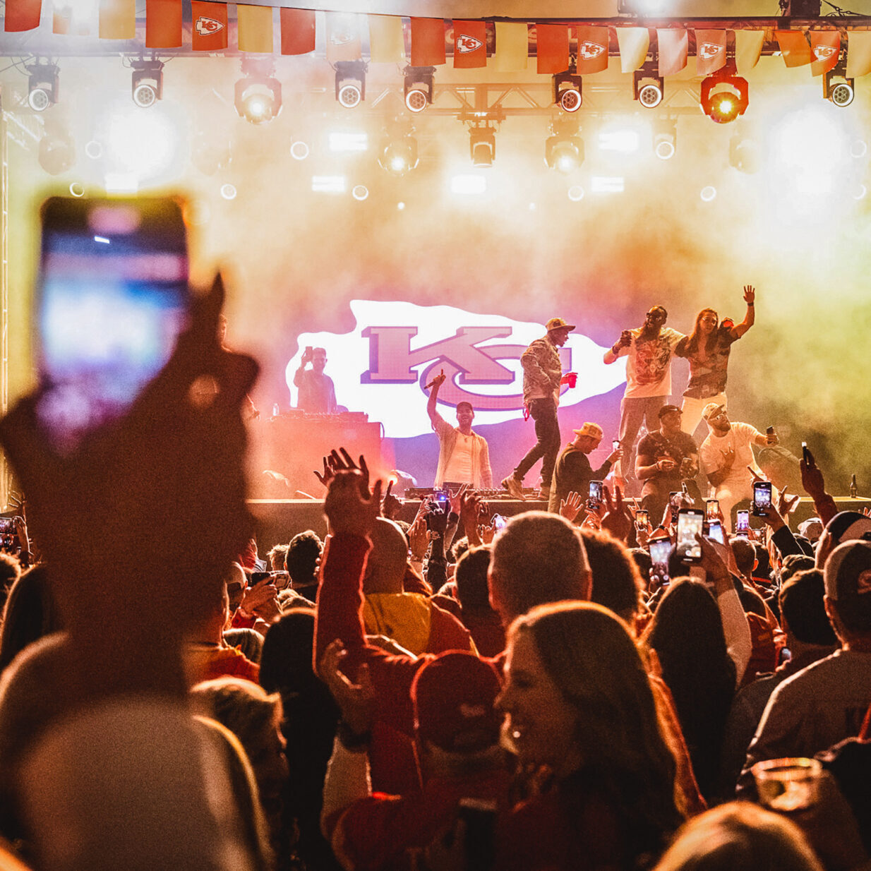 Travis Kelce Jam 02 1624