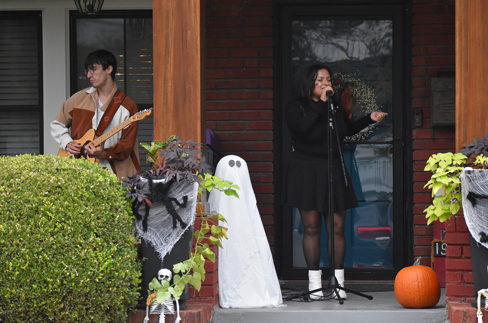 Lino Ward and Camila Segura-Rivera of The New Vanguard perform in the Valentine neighborhood during PorchFestKC; photo by Tommy Felts, Startland News