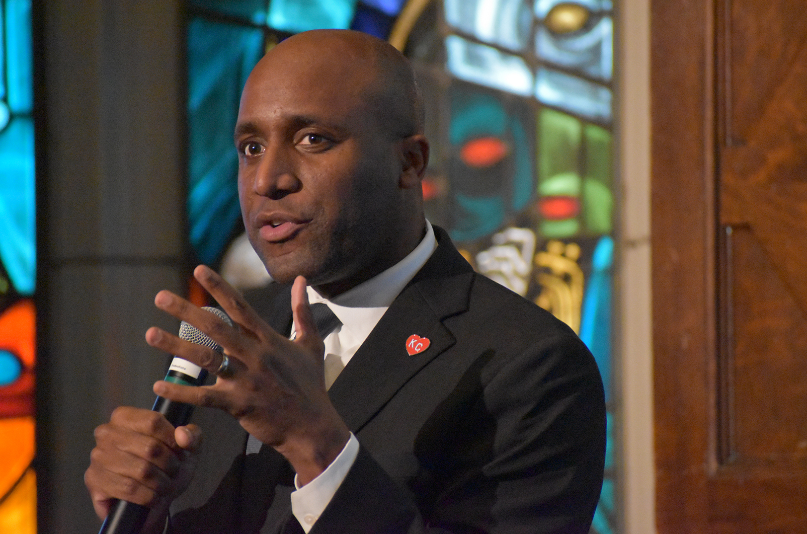 KCMO Mayor Quinton Lucas addresses the Mid x Midwest crowd at the Hotel Kansas City; photo by Taylor Wilmore, Startland News 