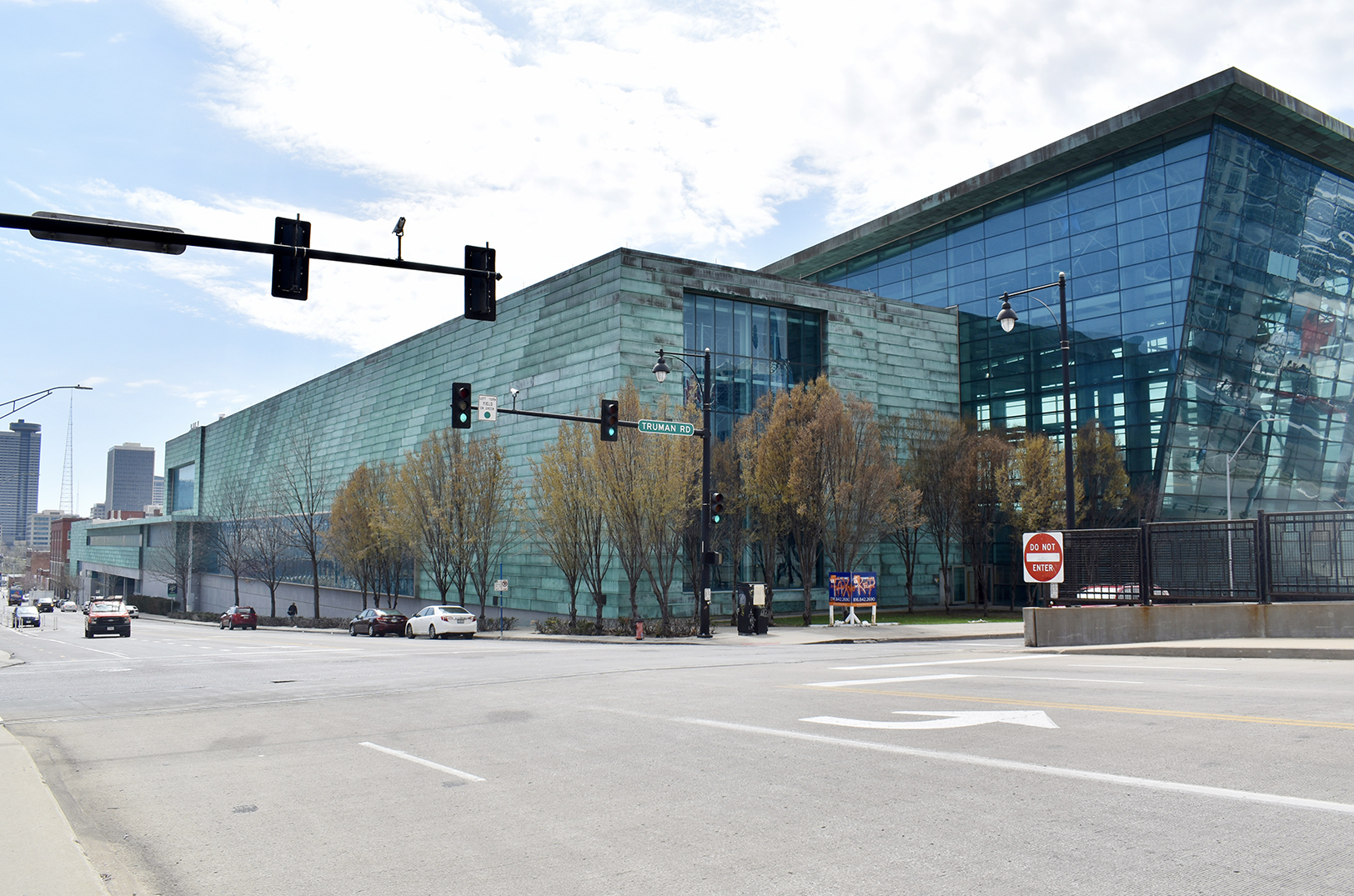 The former Kansas City Star building — the site of a proposed Royals ballpark — sits at Oak Street and Truman Road in the Crossroads; photo by Nikki Overfelt Chifalu, Startland News