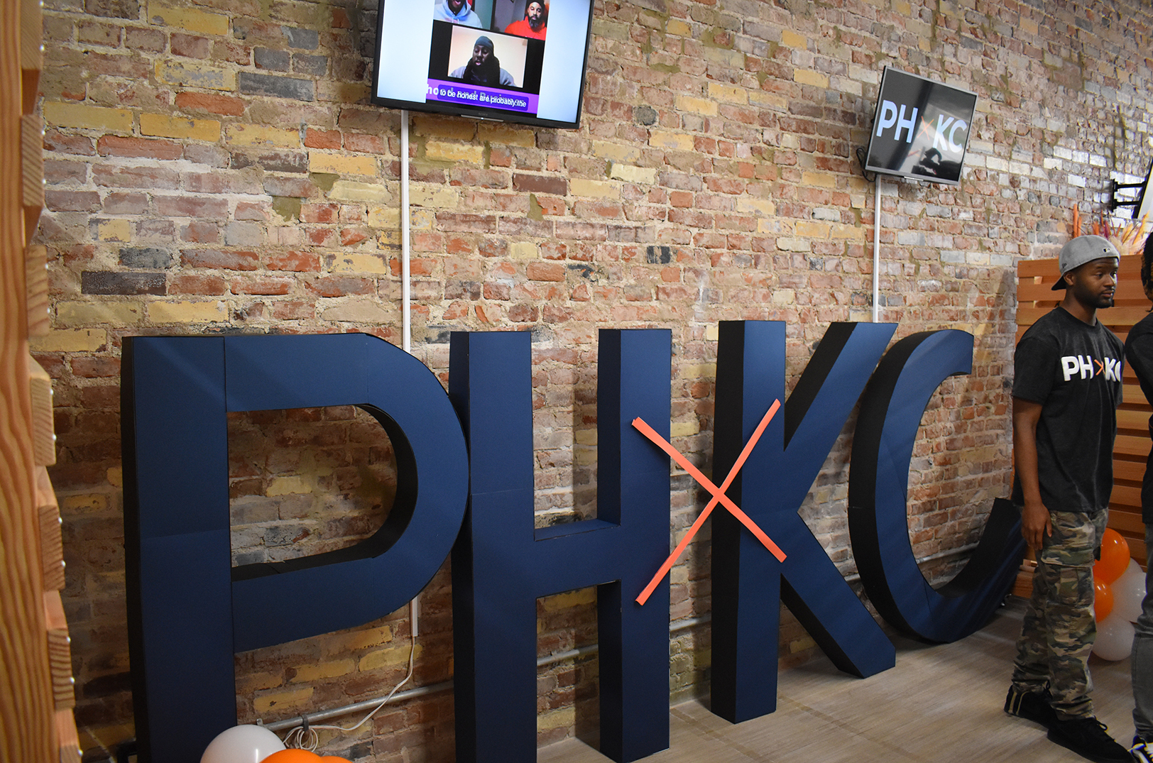 PHKC 811 Retail Incubator GO 10