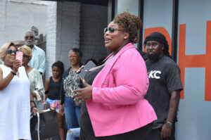 PHKC 811 Retail Incubator GO 16