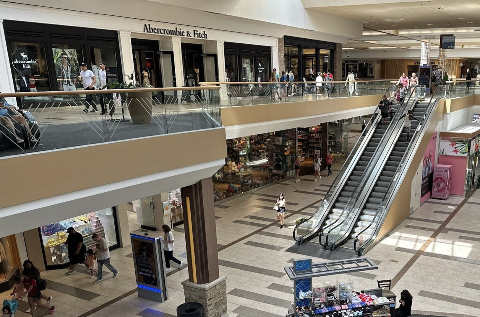 Oak Park Mall is the most successful enclosed regional mall in the Kansas City area. Most of the others have been demolished to make way for other uses; photo by Joyce Smith, Flatland