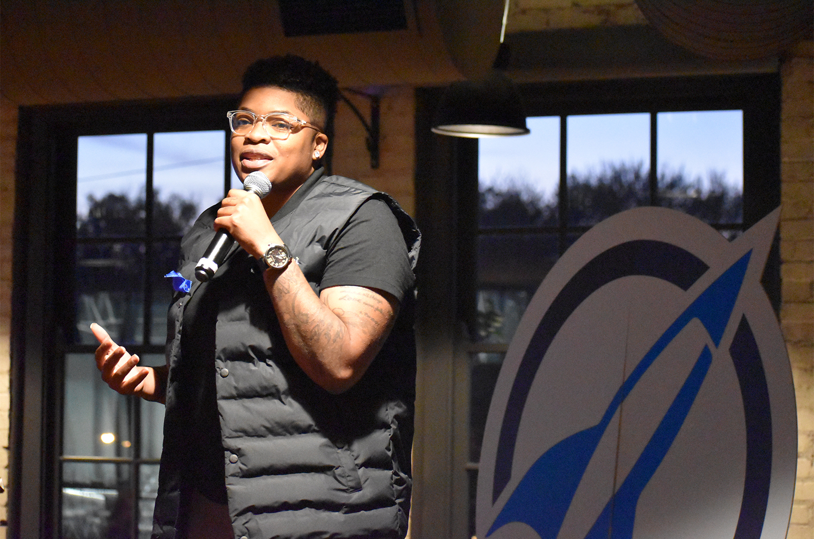 Jannae Gammage, Cyphr, pitches her startup during the 2023 LaunchKC Libations + Liftoff event at J. Rieger & Co. Distilling during Global Entrepreneurship Week-Kansas City; photo by Tommy Felts, Startland News