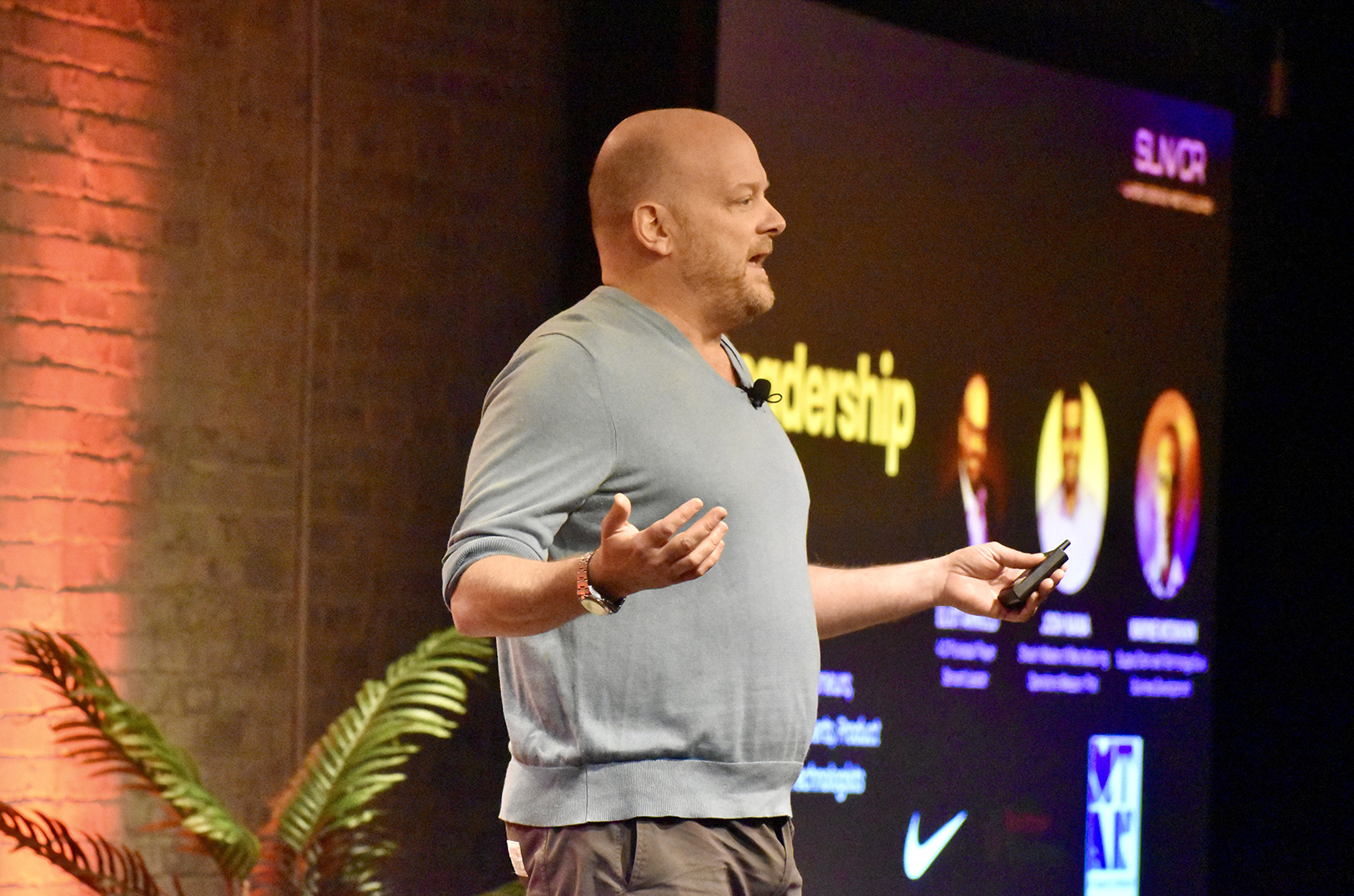 Eliot Arnold pitches SLN/CR during a 2024 Pipeline showcase event in Kansas City; photo by Nikki Overfelt Chifalu, Startland News
