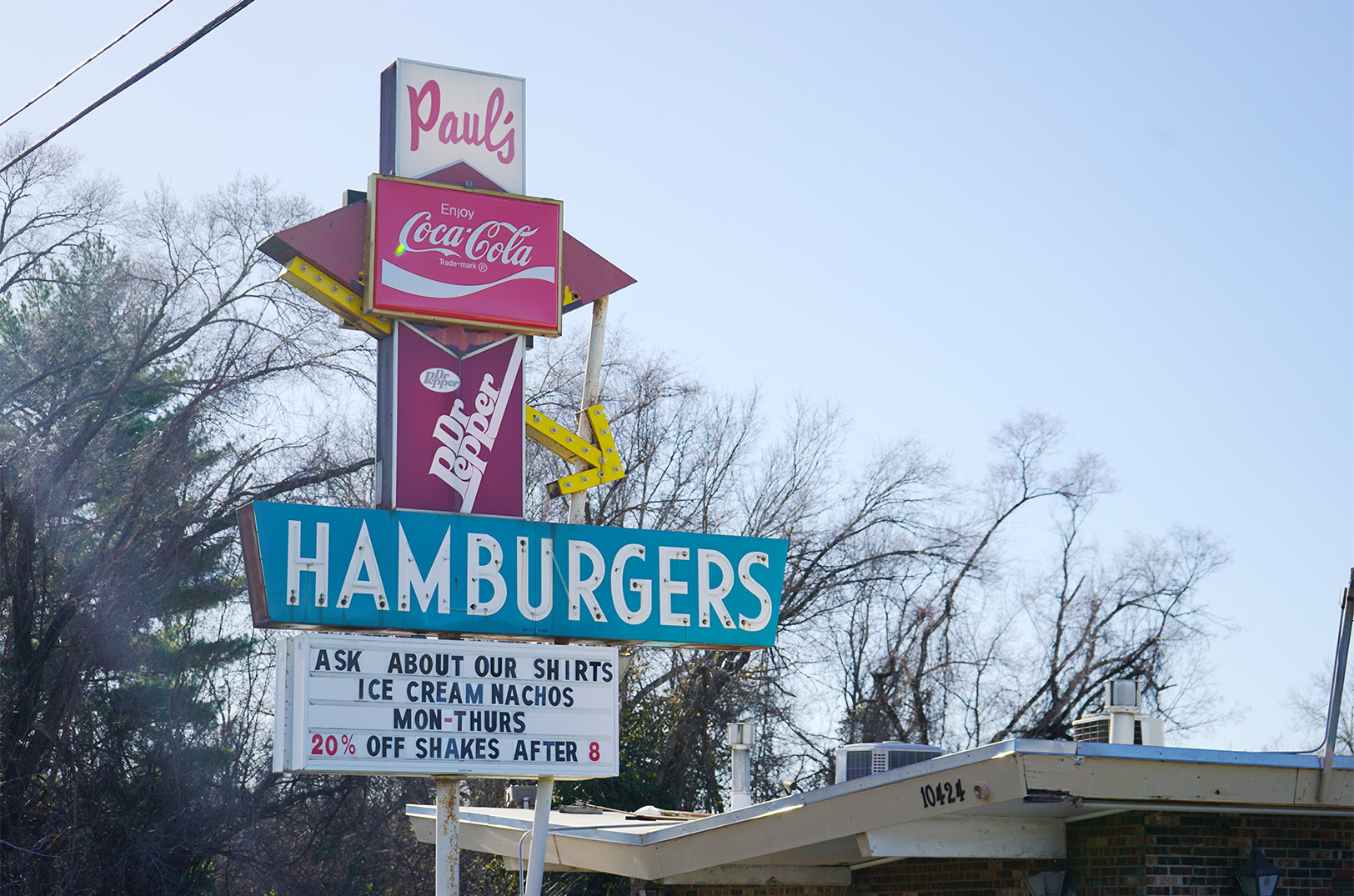 Paul's Drive In on Blue Ridge Boulevard; photo by Brian Escobar, EDCKC