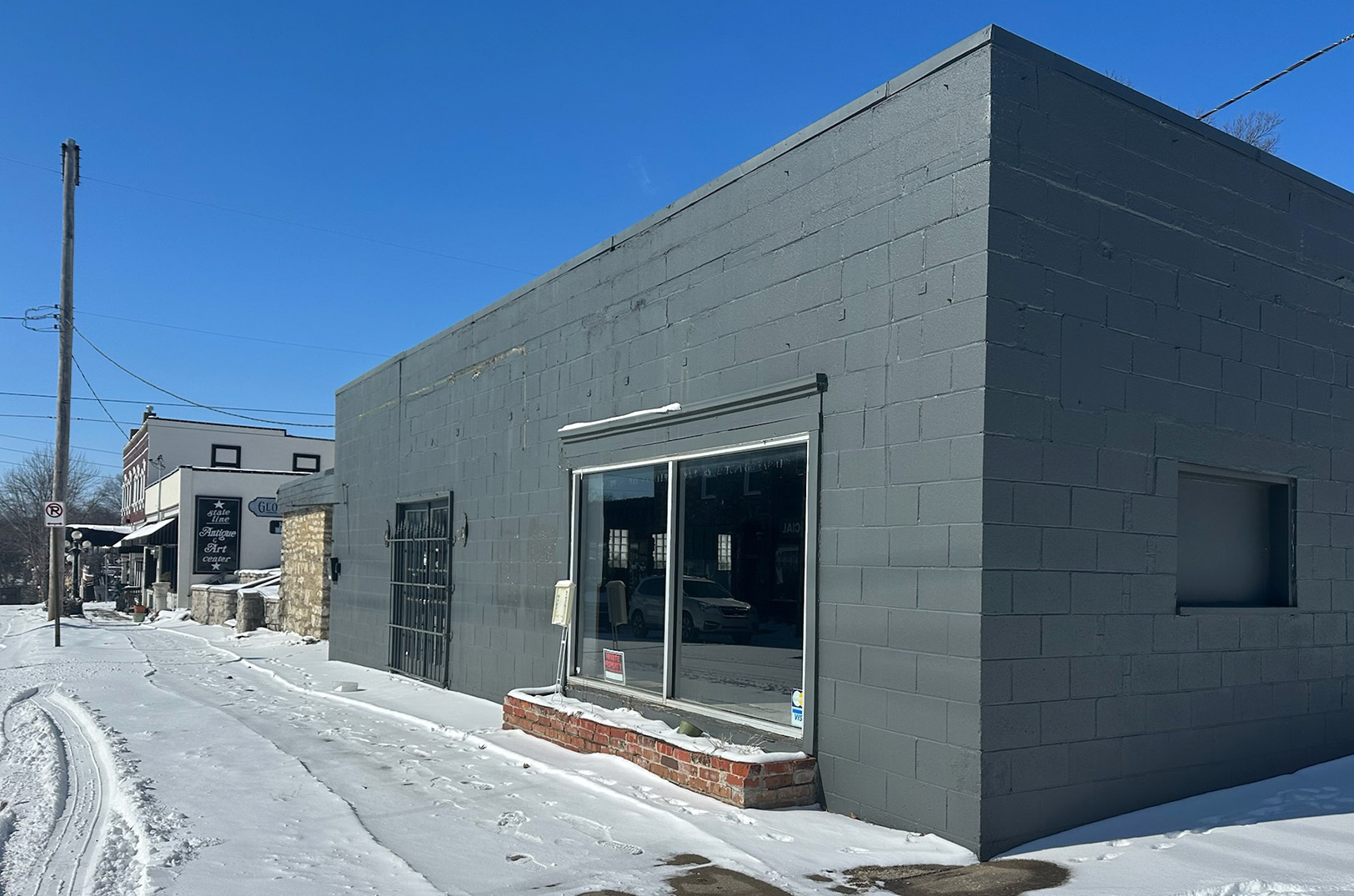 The future Blackhole Bakery location at 1702 W. 45th St. in West Plaza; photo by Joyce Smith 