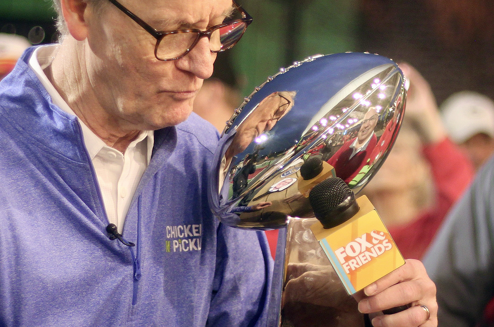 "Fox & Friends" host Steve Doocy interviews Kansas City chef and restauranteur Jasper Mirable alongside a replica Lombardi Trophy at Chicken N Pickle; photo by Nikki Overfelt Chifalu, Startland News