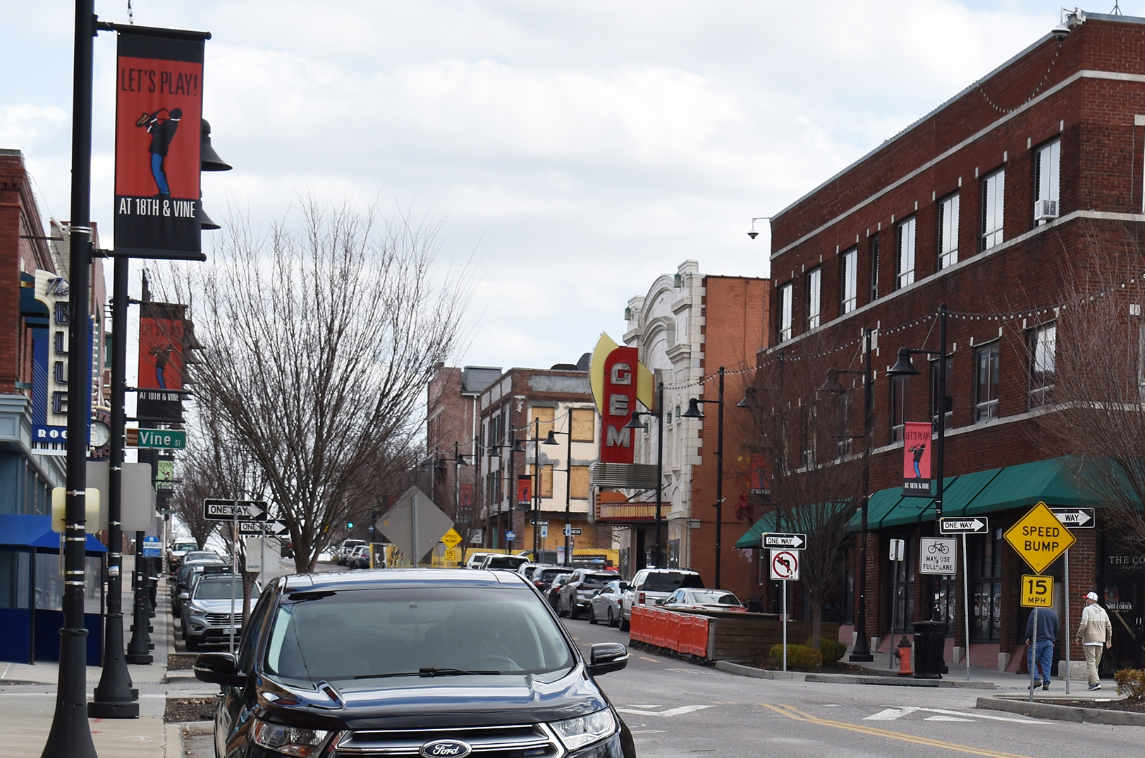 Congested parking through the 18th & Vine District, near the site of a newly planned parking facility at 1819 Lydia Ave.; photo by Taylor Wilmore, Startland News
