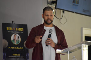 GIFT Pitch Black Brian Roberts The Black Pantry tw 01