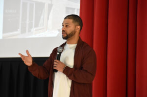 GIFT Pitch Black Brian Roberts The Black Pantry tw 02