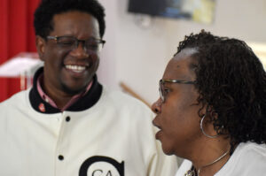 GIFT Pitch Black Craig Moore DeAngela Burns Wallace tw 01