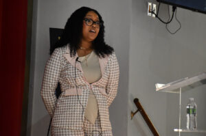 GIFT Pitch Black Kassandra Taylor Taylor Made tw 01