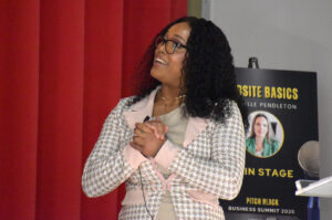 GIFT Pitch Black Kassandra Taylor Taylor Made tw 02