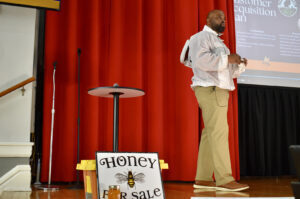 GIFT Pitch Black William Fondren Hive + Harvest no 04