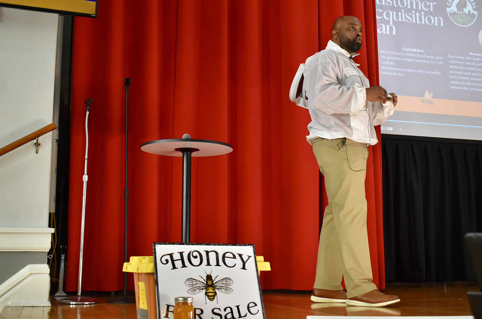 GIFT Pitch Black William Fondren Hive + Harvest no 04