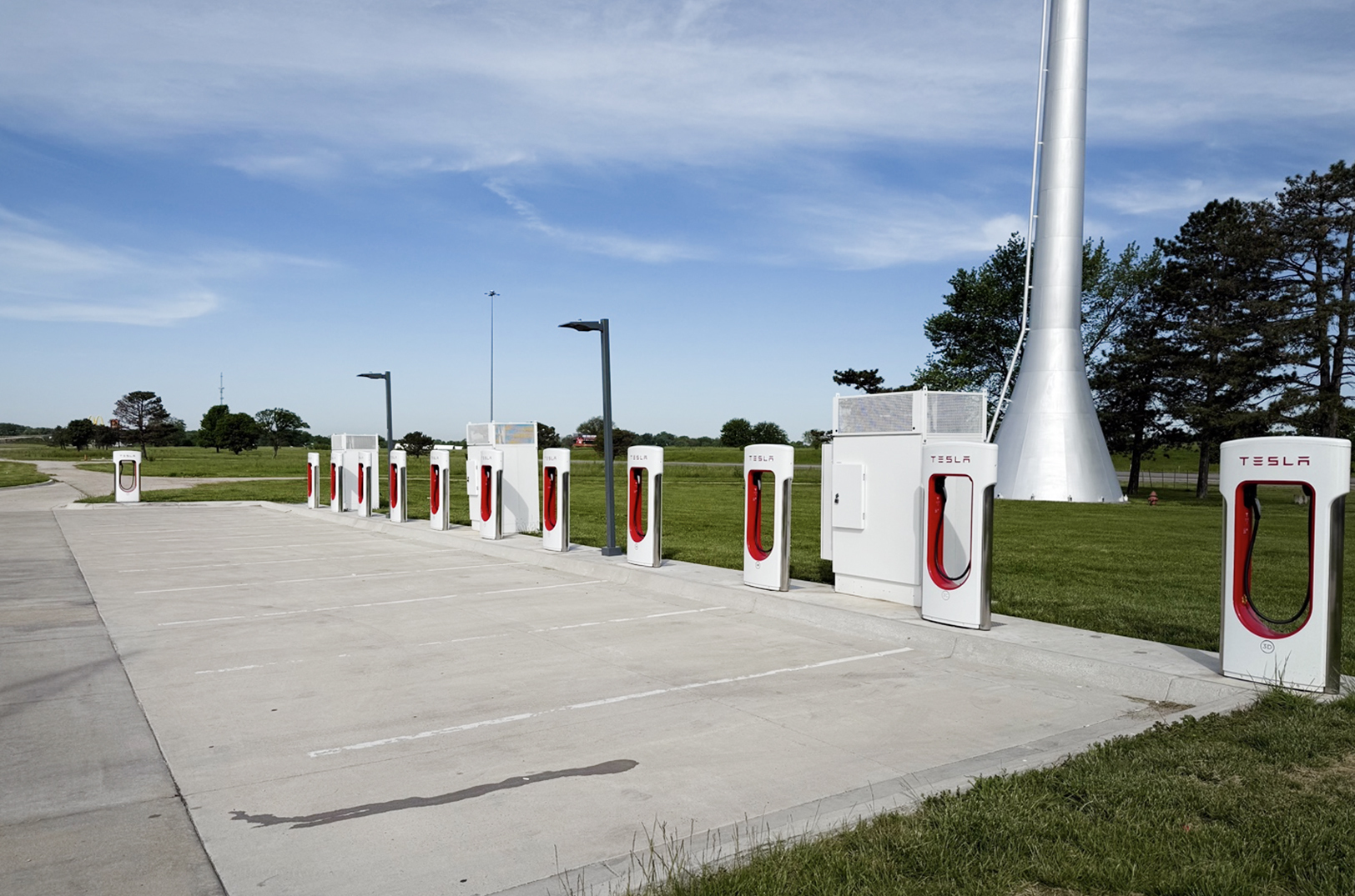 Tesla Supercharging Station in Tonganoxie, Kansas. A recent traveler said driving through Kansas in an electric vehicle is not as bad as people make it out to be; photo by Harry Whited