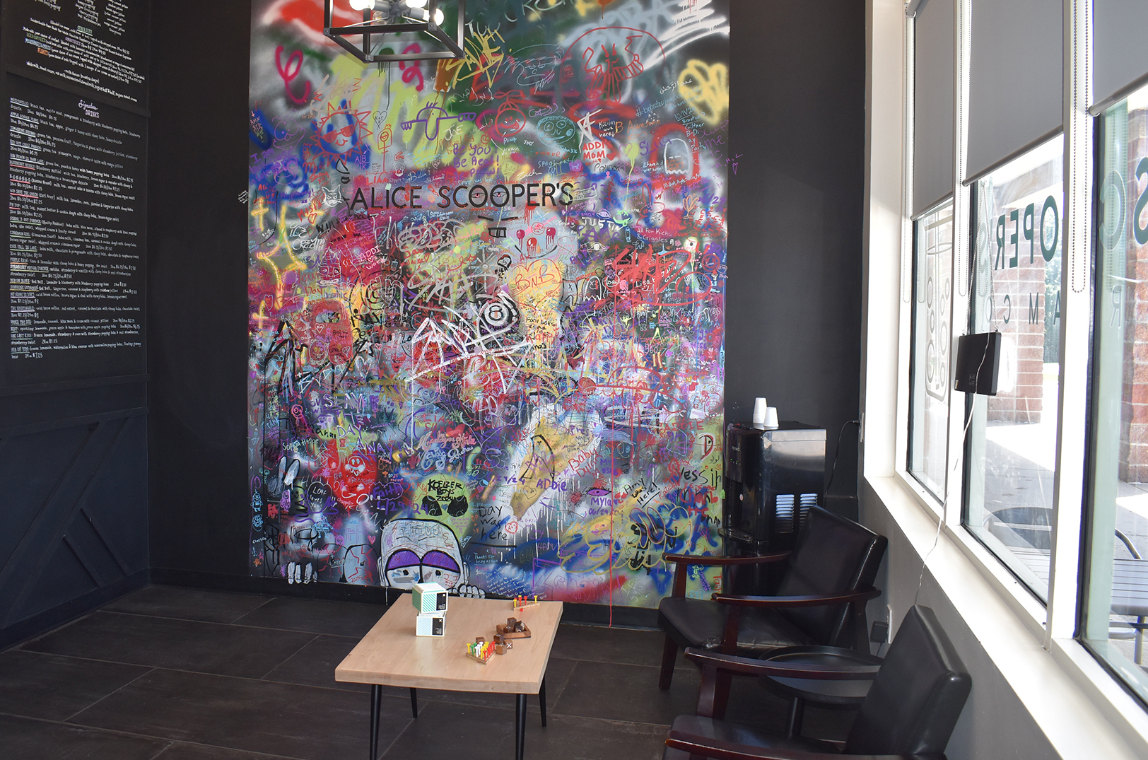 Alice Scooper's interior North Oak Trafficway 03