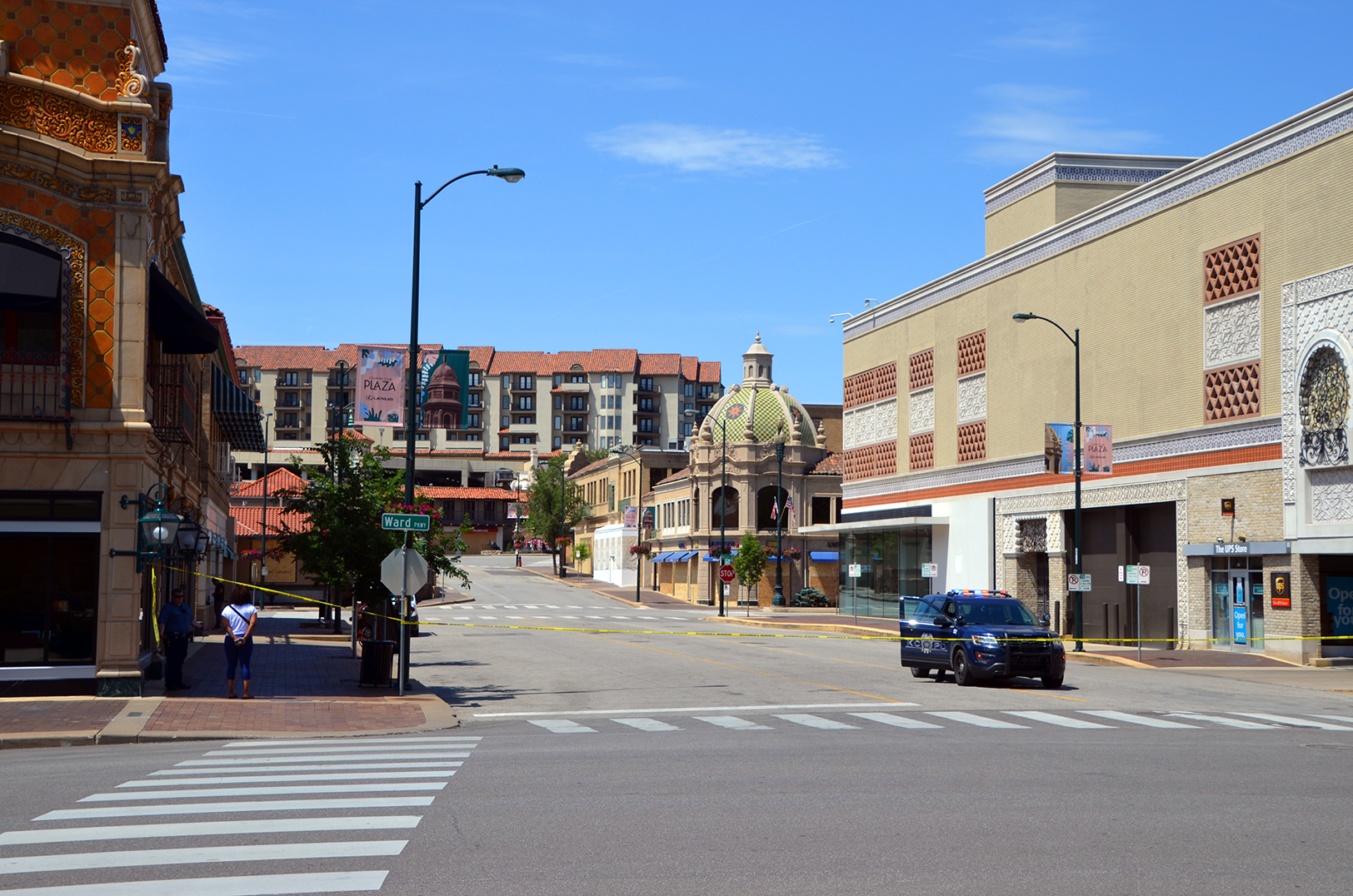 Country Club Plaza, Monday, June 1